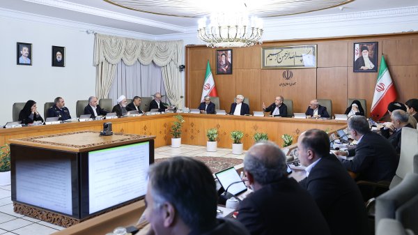 تقدیر هیئت دولت از مجوز راهبردی رهبری/ گزارش جامع وزیر امور خارجه از نخستین دور مذاکرات غیر مستقیم با آمریکا