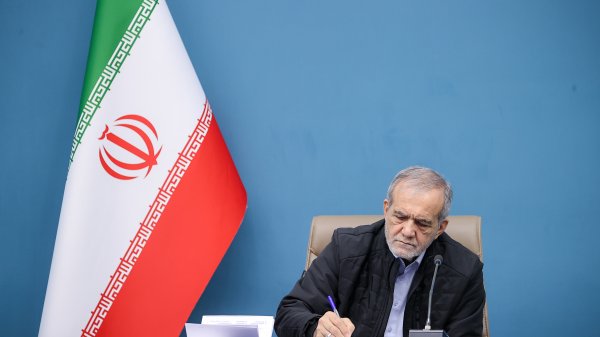 پیام تبریک دکتر پزشکیان به مناسبت موفقیت و قهرمانی‌های تیم المپیک دانش‌آموزی