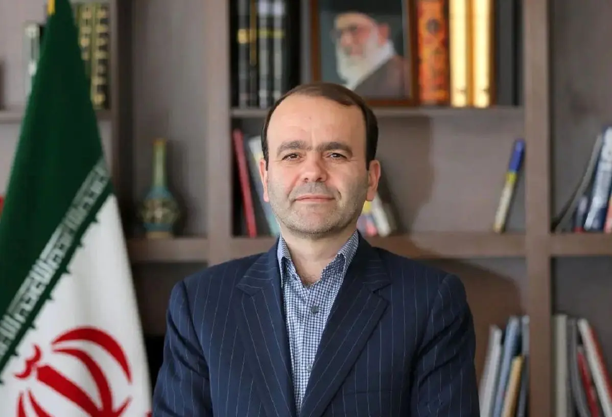 اقتصاد آذربایجان‌شرقی قربانی کندی مدیریتی است / اجرای اصل ۱۵ قانون اساسی نیازمند اراده سیاسی است