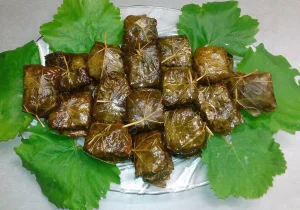 آغاز جشنواره دلمه آذربایجانی با محوریت دلمه برگ‌مو در تبریز