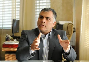بازدید وزیر از انبار نفت ری؛ سوخت‌رسانی بدون مشکل ادامه دارد