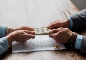 مهریه ۱۱۰ سکه؛ ۷۰ سال کار برای پرداخت