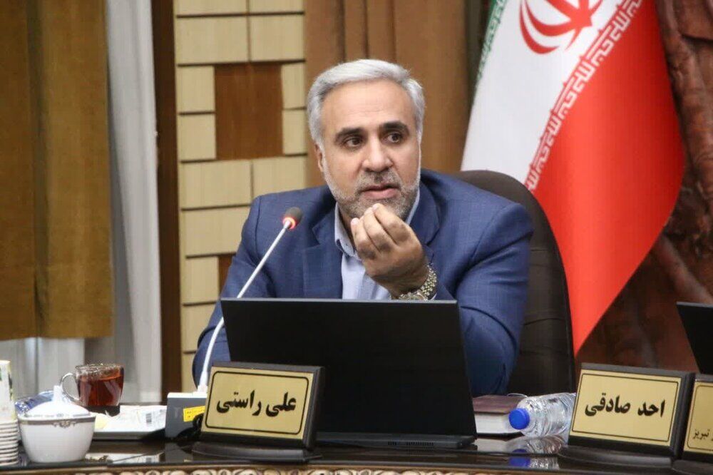 استاندار: احیای دریاچه ارومیه در فضای مجازی ممکن نیست