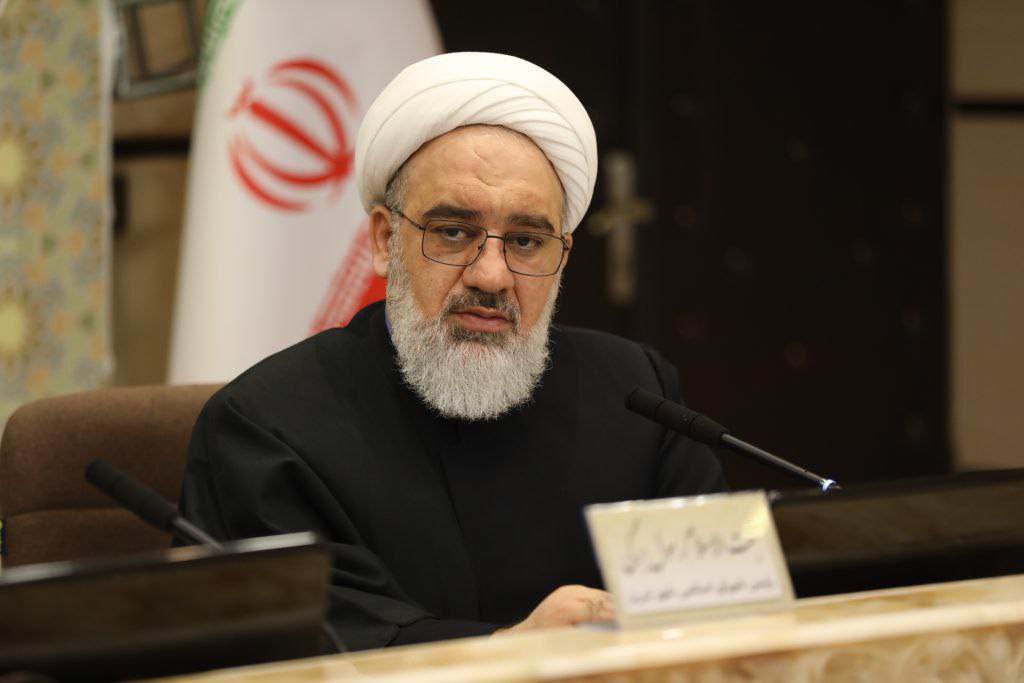 عضو شورای شهر تبریز: کمبود کارت آزاد در پمپ‌بنزین‌ها باعث سرگردانی مردم شده است