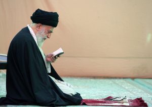 حضور رهبر انقلاب در مسجد مقدس جمکران