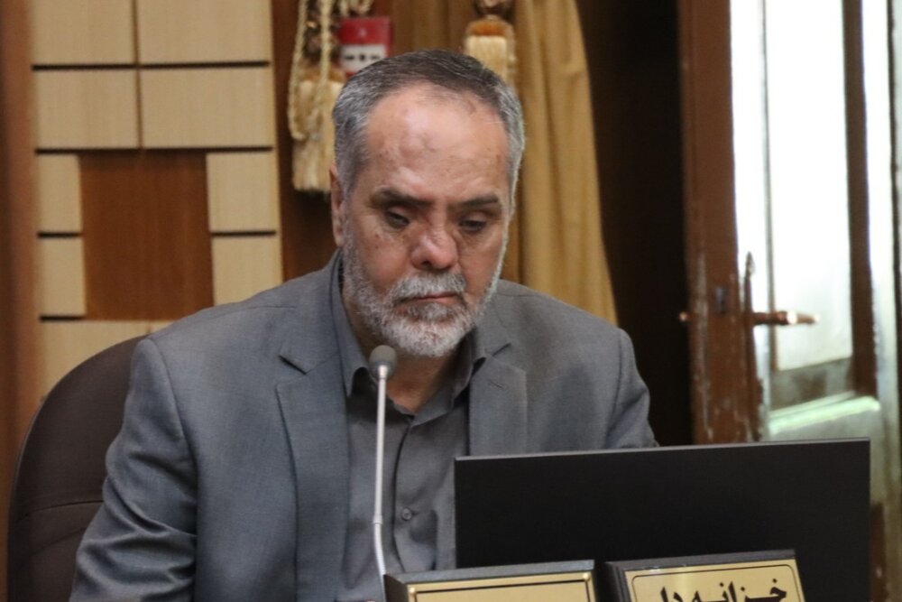 امیرحقیان: رفتار شهردار با اعضای شورا باید شفاف، برابر و بدون لحن عتاب‌آمیز باشد