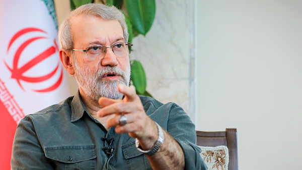 لاریجانی: آمریکایی‌ها فقط حرف از مذاکره می‌زنند