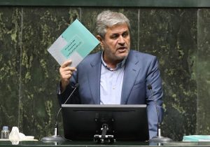 ایمن‌آبادی: انحراف ۴۲ درصدی هزینه‌ها از بودجه مصوب، نشانه سوپر تورم و سوپر فقر