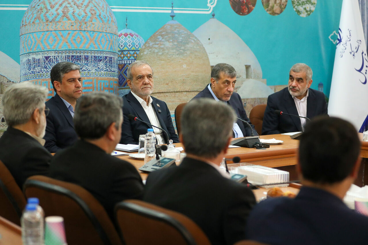 رضازاده: وضعیت بهداشت و درمان مشگین شهر نامطلوب است