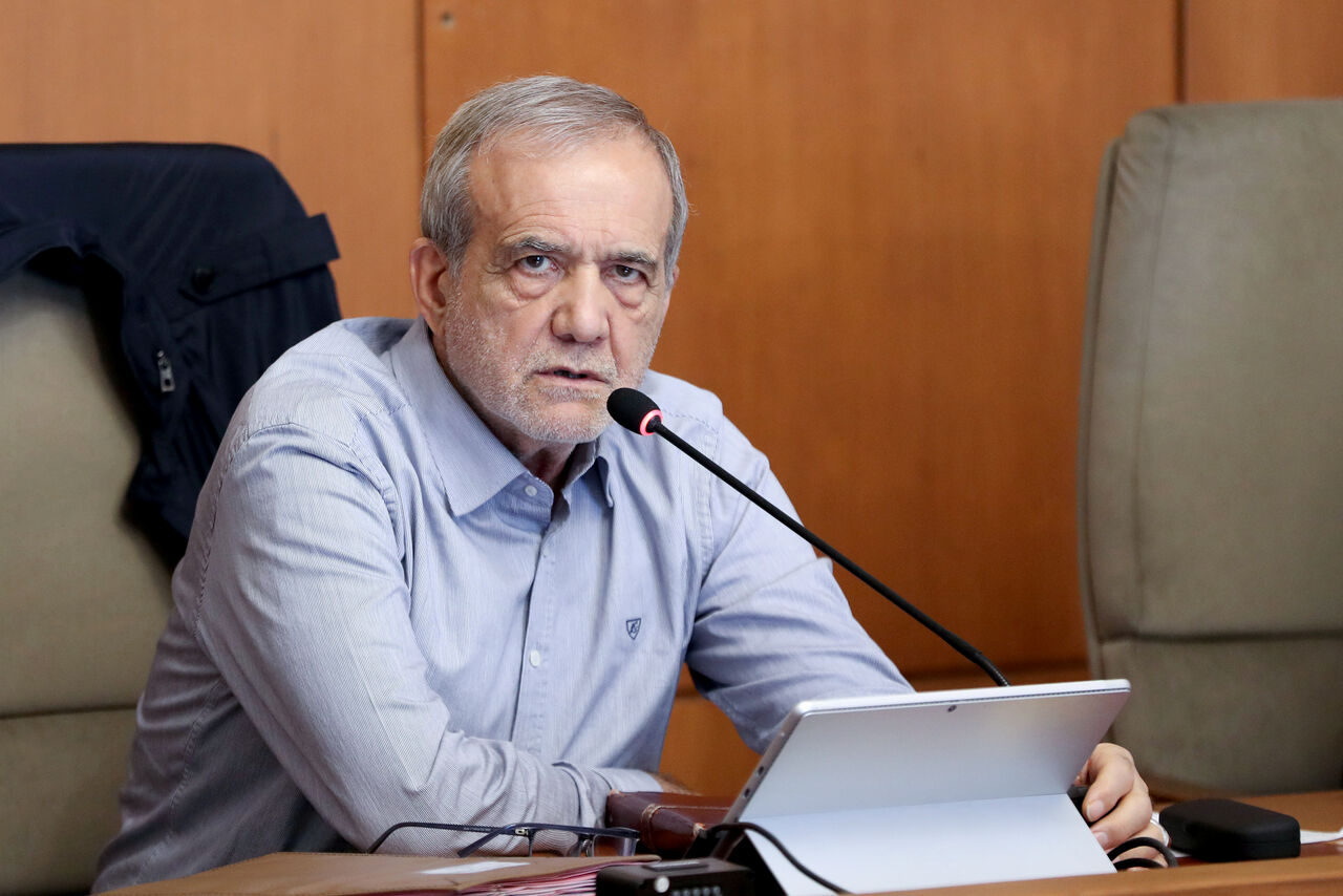 پزشکیان: رعایت عفاف و حجاب باید از داخل دستگاه‌های دولتی آغاز شود