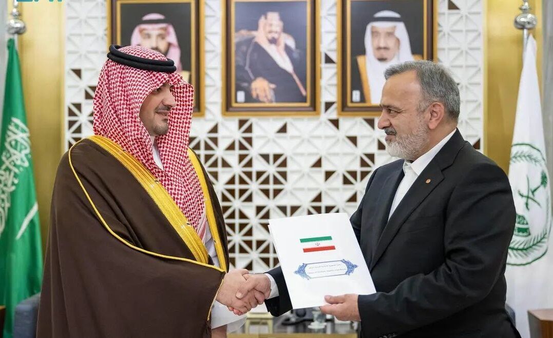 پیام پزشکیان به محمد بن سلمان تحویل وزیر کشور عربستان شد