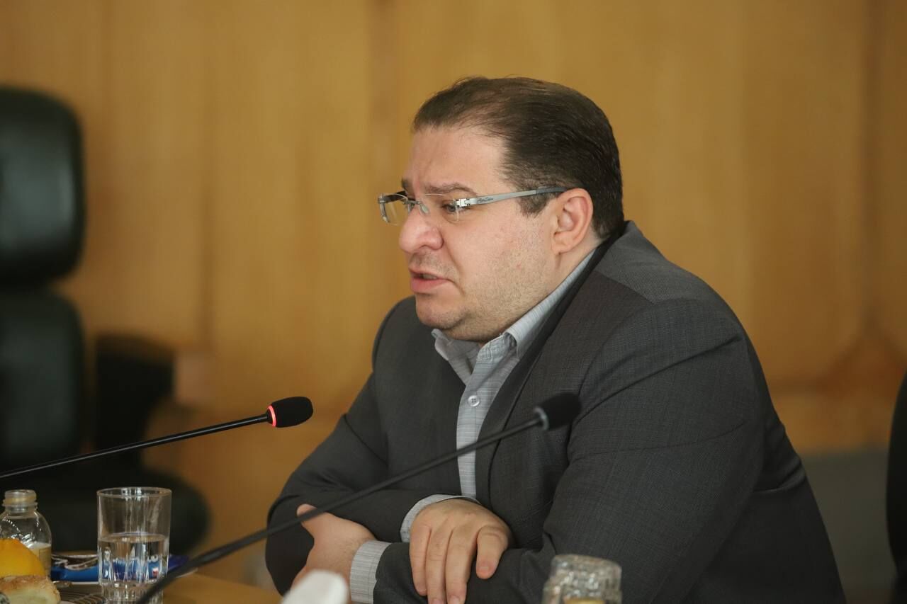 گلزاری:دولت همه انتقادها و پیشنهادها درباره مصوبه بنزین را رصد و بررسی می‌کند