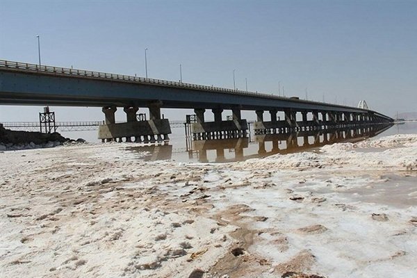 محیط‌زیست: خشکسالی و کمبود بارش عامل اصلی است
