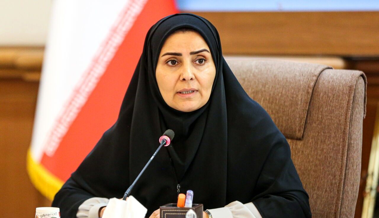 ۷۰ نماینده پای امضا؛ فرزانه صادق مالواجرد زیر تیغ مجلس