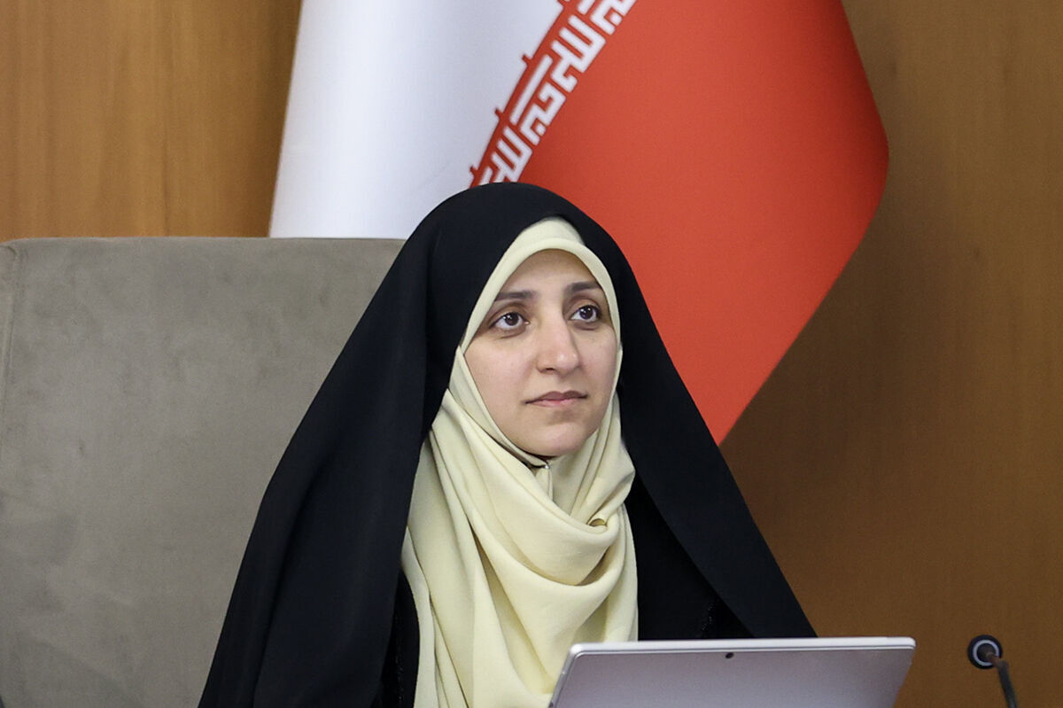بهروزآذر: صدور گواهینامه موتور برای بانوان منع قانونی ندارد