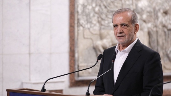 پزشکیان: سالی ۱۷ هزار کشته جاده‌ای مانند سقوط روزانه یک هواپیما است