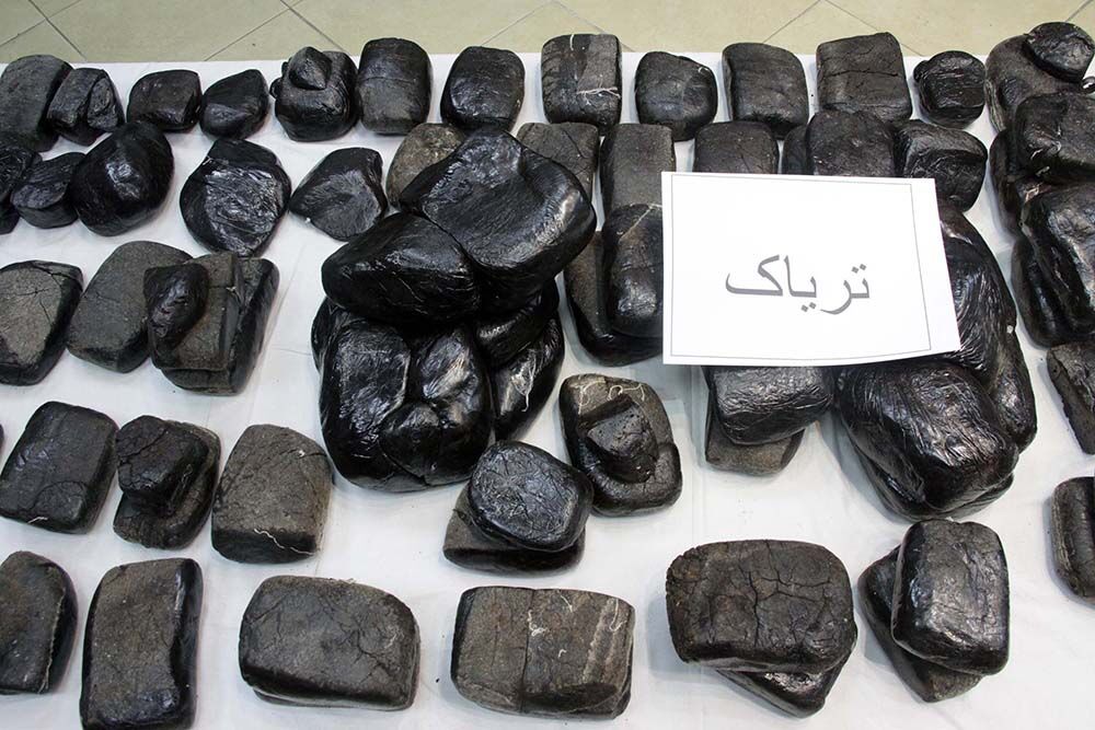 کشف ۱۰ کیلوگرم تریاک و دستگیری ۲ متهم در میاندوآب