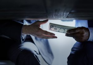 کارشناس رسمی دادگستری اردبیل به جرم ارتشاء دستگیر شد