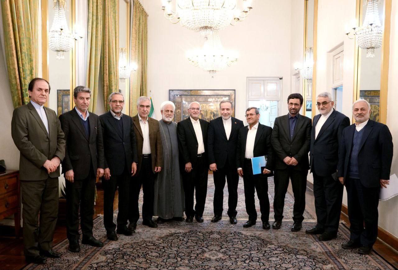 نشست مشترک وزیر خارجه با جمعی از نمایندگان مجلس برگزار شد
