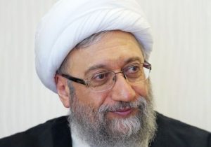آملی لاریجانی: انتقاد و مطالبه‌گری حق ملت است اما نباید به دشمن چراغ سبز داد