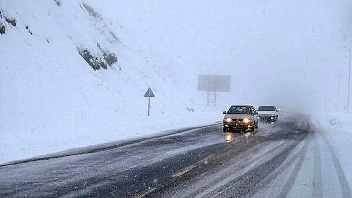 کولاک و برف سنگین؛ راهداری راه صدها روستای آذربایجان شرقی را باز کرد
