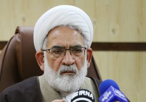 اصناف و بازاریان مراقب باشند که دشمن از اعتراضات آنها موج‌سواری نکند