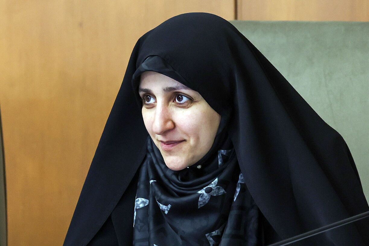 سهم زنان دغدغه‌مند و دوستدار ایران باید در مشارکت شوراها بیشتر شود