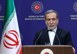 عراقچی: رؤیای تغییر رژیم در ایران توهم محض است
