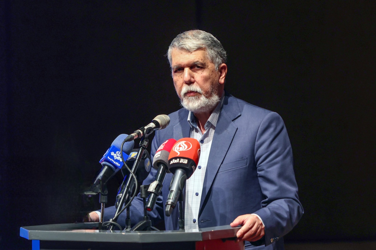 وزیر فرهنگ: قیمت کاغذ تحت تاثیر رویدادهای اقتصادی قرار می‌گیرد