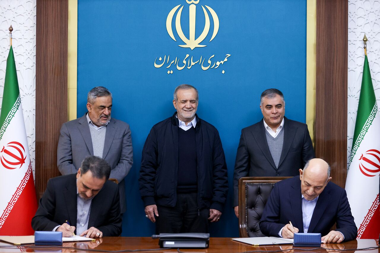 امضای قراردادهای نفتی به ارزش بیش از 2.5 میلیارد دلار توسط شرکت ملی نفت