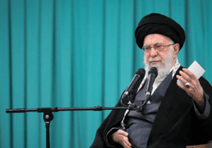 رهبر انقلاب: ما آغازگر جنگ نیستیم، اما پاسخ ایران مشت محکم خواهد بود