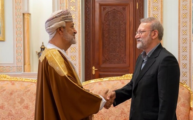 سفر علی لاریجانی به مسقط در رأس یک هیأت