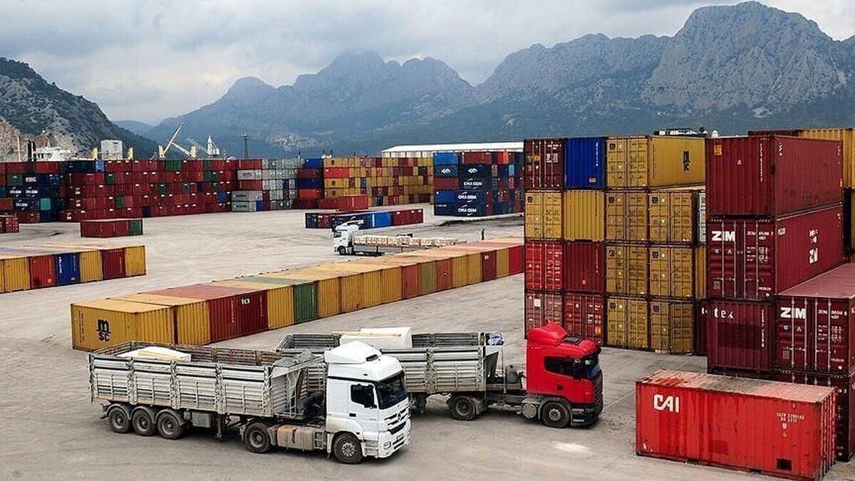 تشریفات ترخیص کالاهای اساسی به ۵ روز کاهش یافت؛ ابلاغ آیین‌نامه تضمین امنیت غذایی