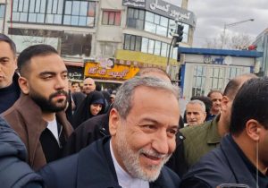 عراقچی: راهپیمایی ۲۲ بهمن؛ رمز اقتدار ایران در مذاکرات است
