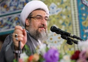 امام جمعه تبریز: خواص مقصر! ترس و خطایتان را با شعار جبران نکنید