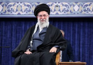 رهبر انقلاب: تعیین نتیجه مذاکره از قبل ابلهانه است؛ ملت ایران با یزید زمان بیعت نمی‌کند
