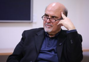 جلایی‌پور: امام حتی در حکومت نظامی اجازه کوکتل مولوتوف به تانک‌ها را نداد