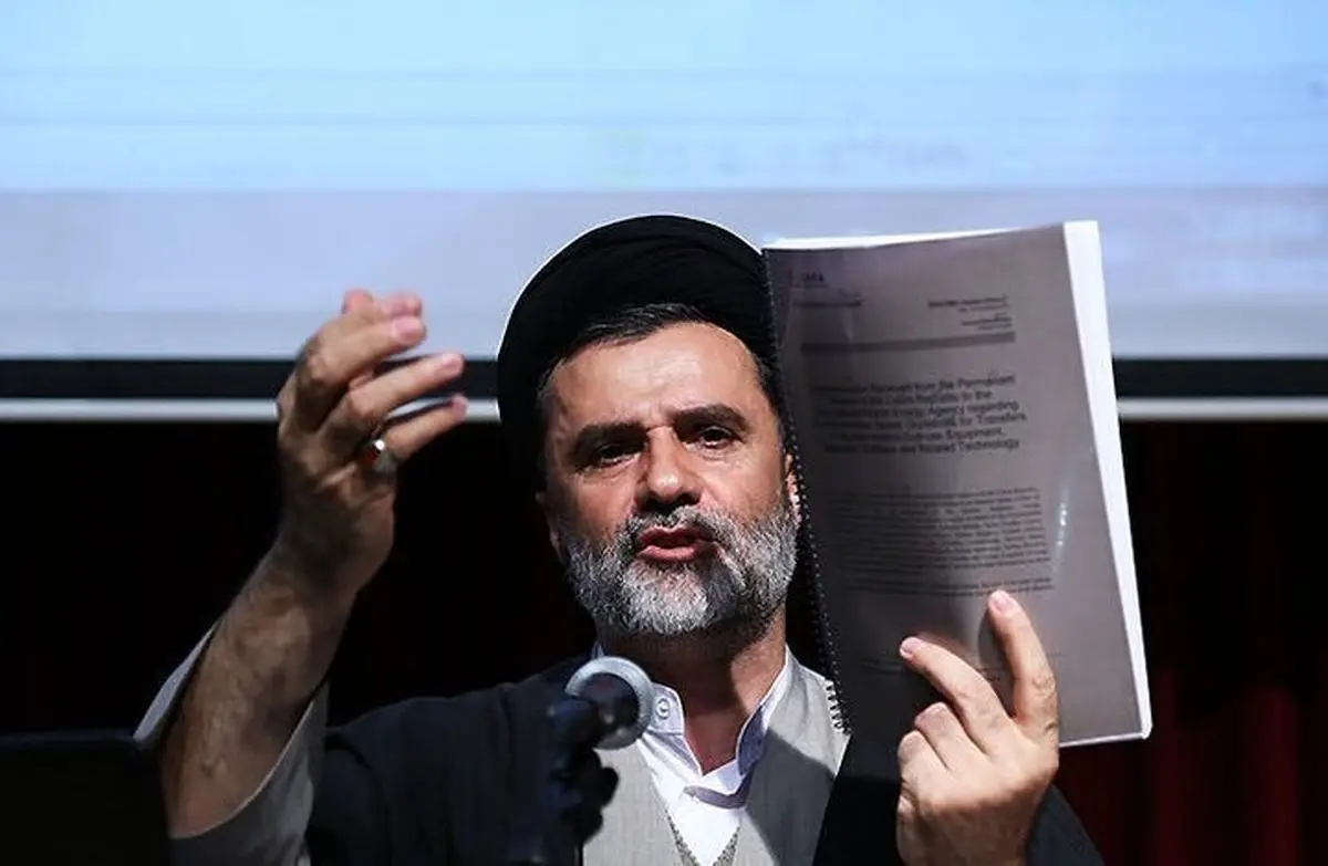 نبویان: ترامپ خودش ناو دوم را همراهی کند تا مثل فرعون غرق شود