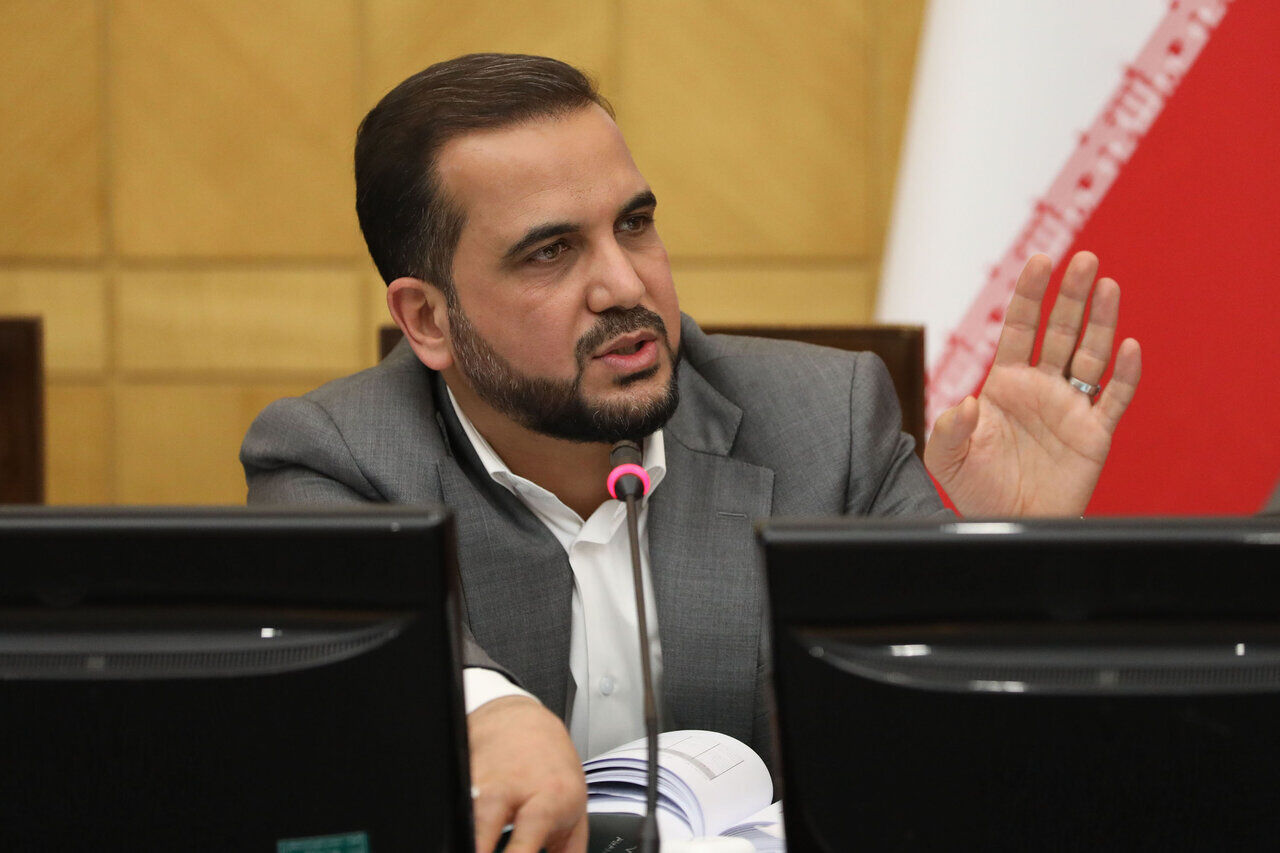 مجتبی یوسفی: به شهرستان‌ها سمند نمی‌دهند اما مدیران استانی با لندکروز ۲۰۲۵ تردد می‌کنند