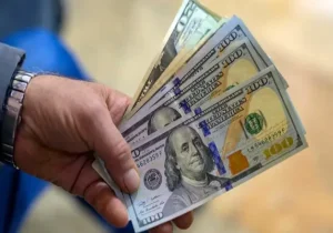 شکاف قیمت دلار آزاد و رسمی به زیر ۴ هزار تومان رسید