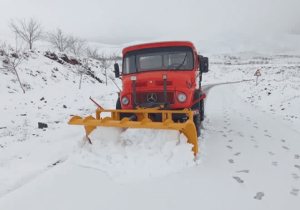 برف بهاری محورهای کوهستانی استان همدان را سفیدپوش کرد