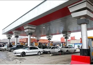 سقف سوخت‌گیری بنزین: بازگشت به ۳۰ لیتر با کارت شخصی، سقف ۱۰ لیتر برای کارت آزاد