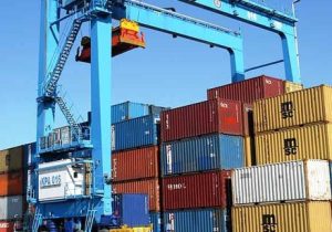 گمرکات آذربایجان‌غربی ۲۴ ساعته فعال است؛ مشکلی در ترخیص نیست