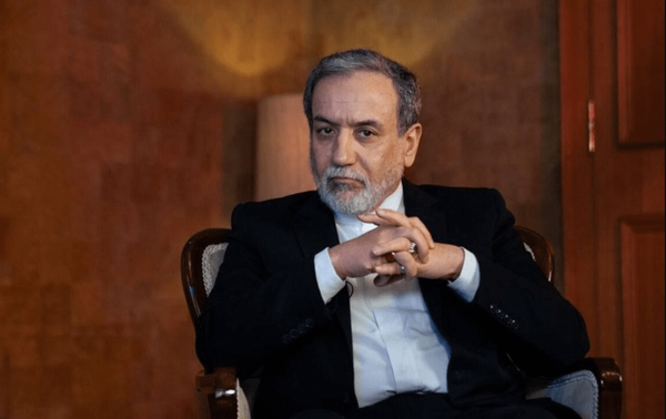 عراقچی: عبور کشتی‌ها از تنگه هرمز نیاز به هماهنگی با ایران دارد