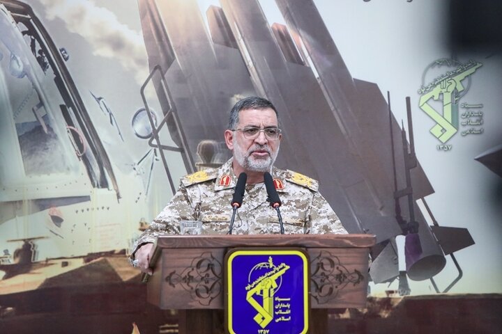 شلیک ۴ موشک کروز به سمت ناو آبراهام لینکلن؛ ناو هدف‌گیری و متواری شد