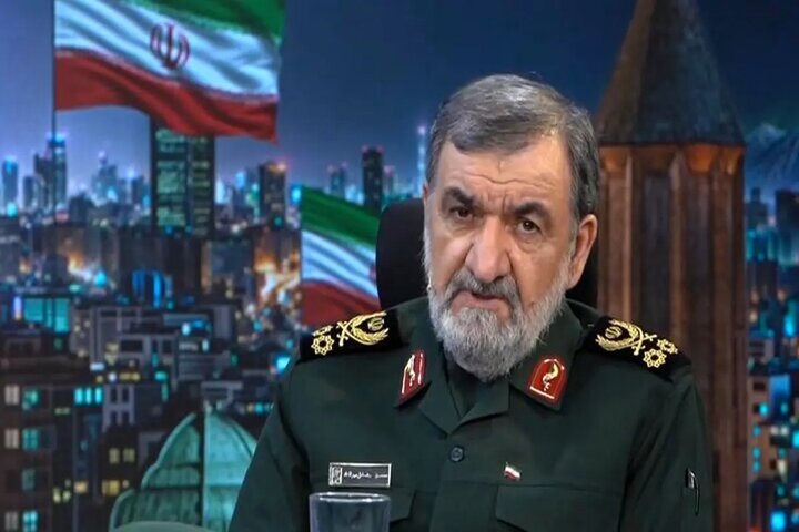 محسن رضایی: تنگه هرمز بسته خواهد ماند؛ آمریکا باید منطقه را ترک کند