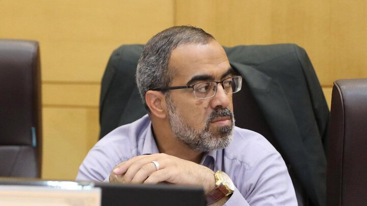 ایزدخواه: تعلل در اعلام رهبر جدید بی‌معناست و باید کار را تمام کرد