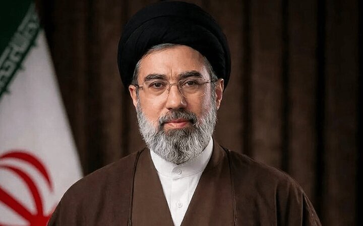 آیت‌الله خامنه‌ای: تنگه هرمز باید بسته بماند