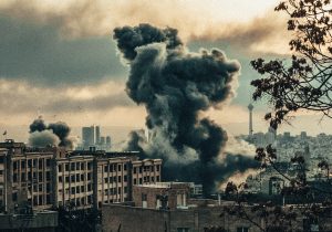 روز پنجم حمله آمریکا و اسرائیل به ایران/ صدای انفجار در تهران، تبریز، اصفهان، قم، اهواز، سنندج و شیراز/ انفجارهای شدید و پیاپی شرق تهران/ چندین پادگان در خیابان پیروزی تهران بمباران شد