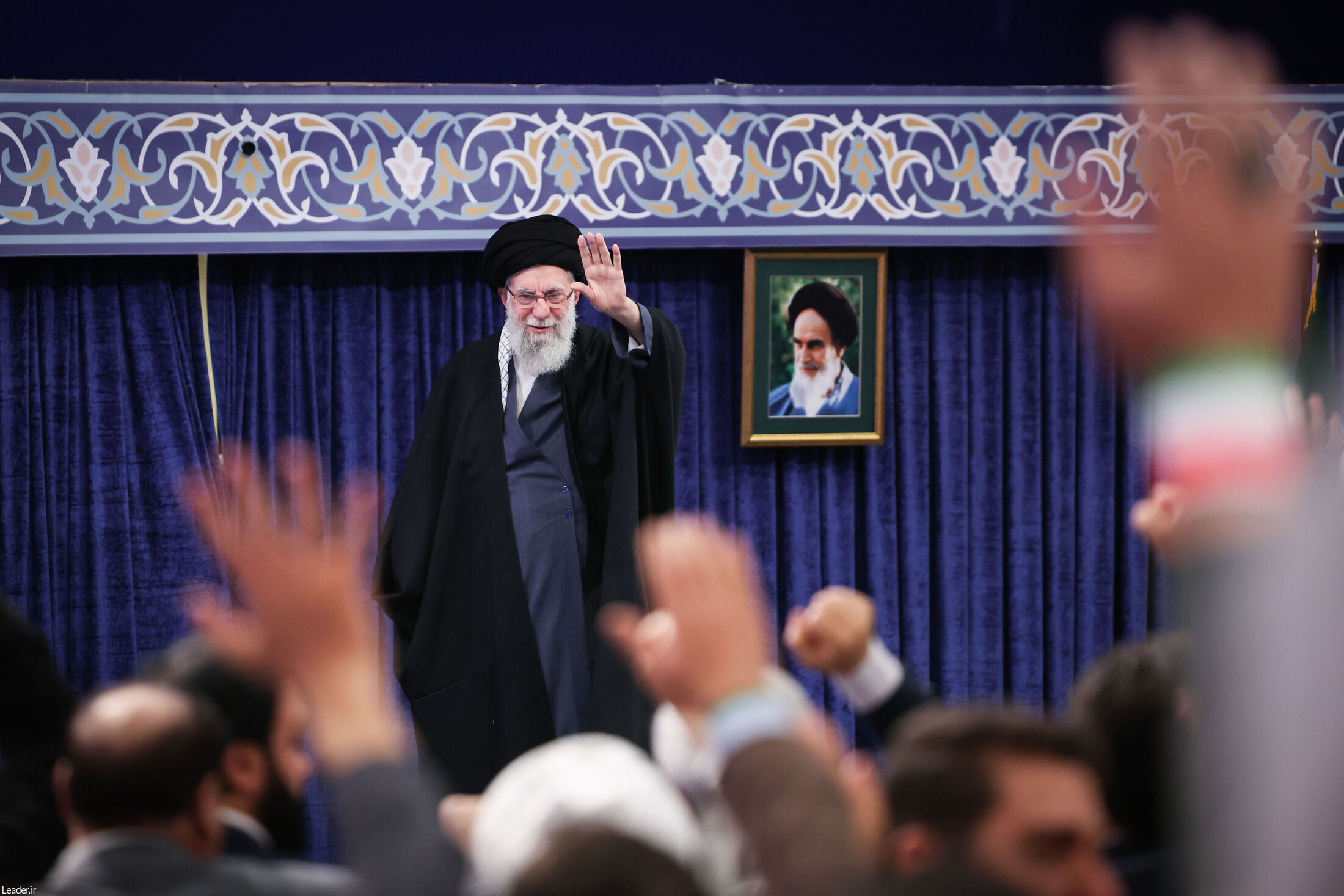 رهبر معظم انقلاب به شهادت رسیدند